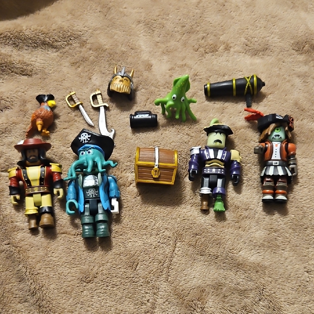 Roblox Pirate Showdown Figures